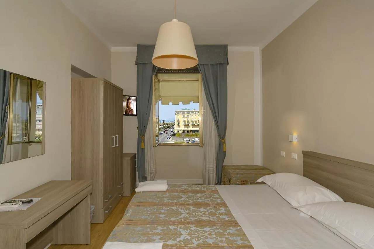 Hotel La Pace Viareggio 3*,  Olaszország
